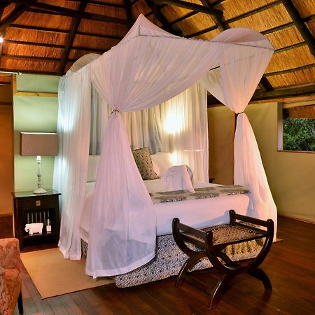 Ivory Lodge Dete Exterior photo