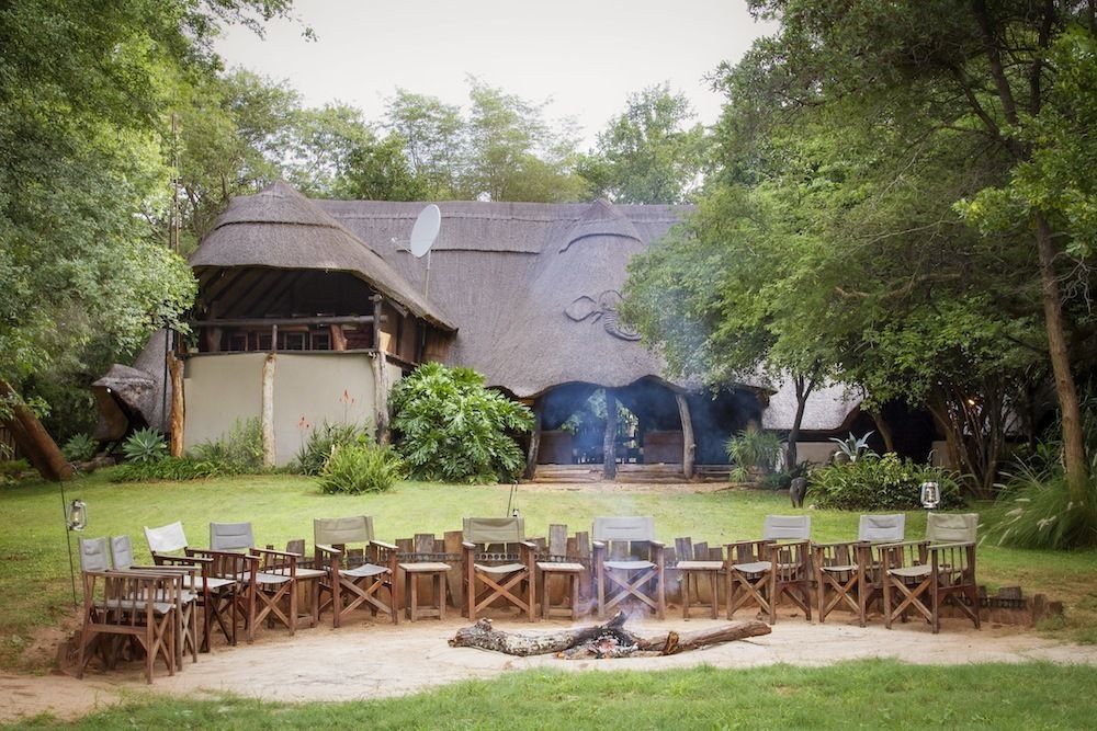 Ivory Lodge Dete Exterior photo