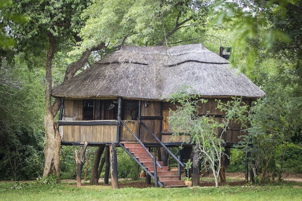 Ivory Lodge Dete Exterior photo
