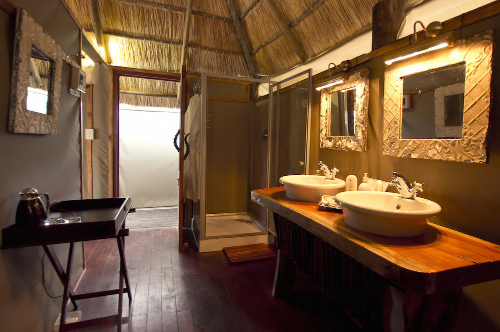 Ivory Lodge Dete Exterior photo