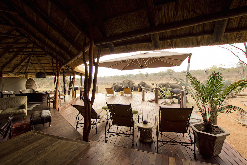 Ivory Lodge Dete Exterior photo