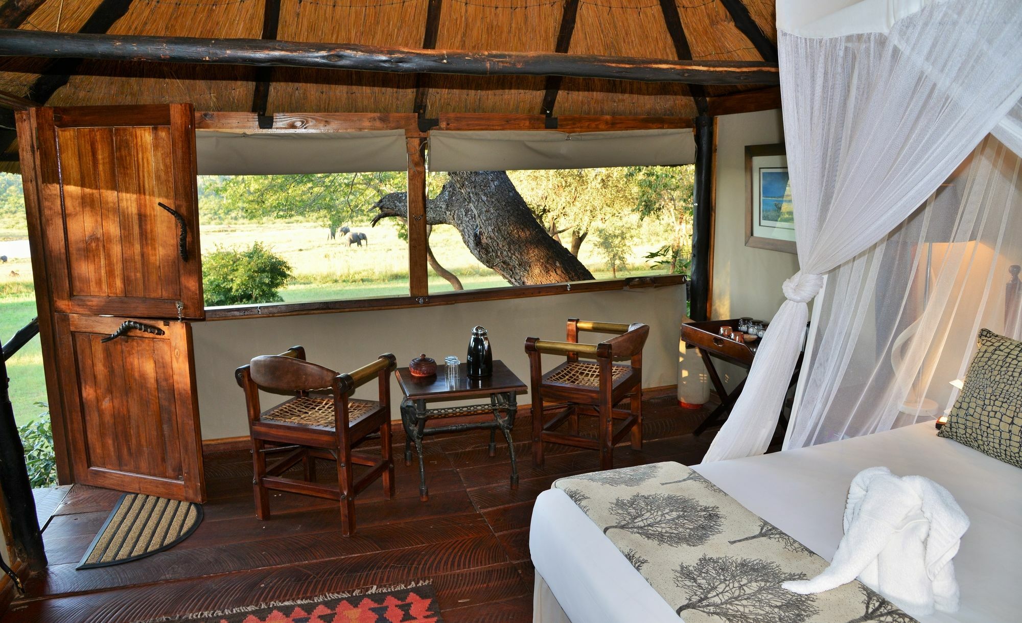 Ivory Lodge Dete Exterior photo